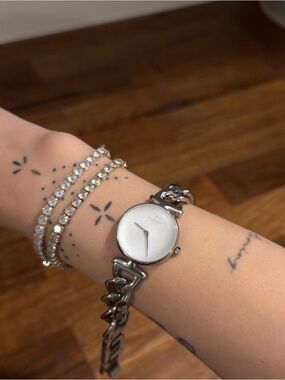 Minimalist Silver-Tone Women’s Chain Bracelet Watch